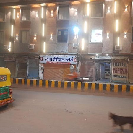 Pragya International Hotel Varanasi Ngoại thất bức ảnh