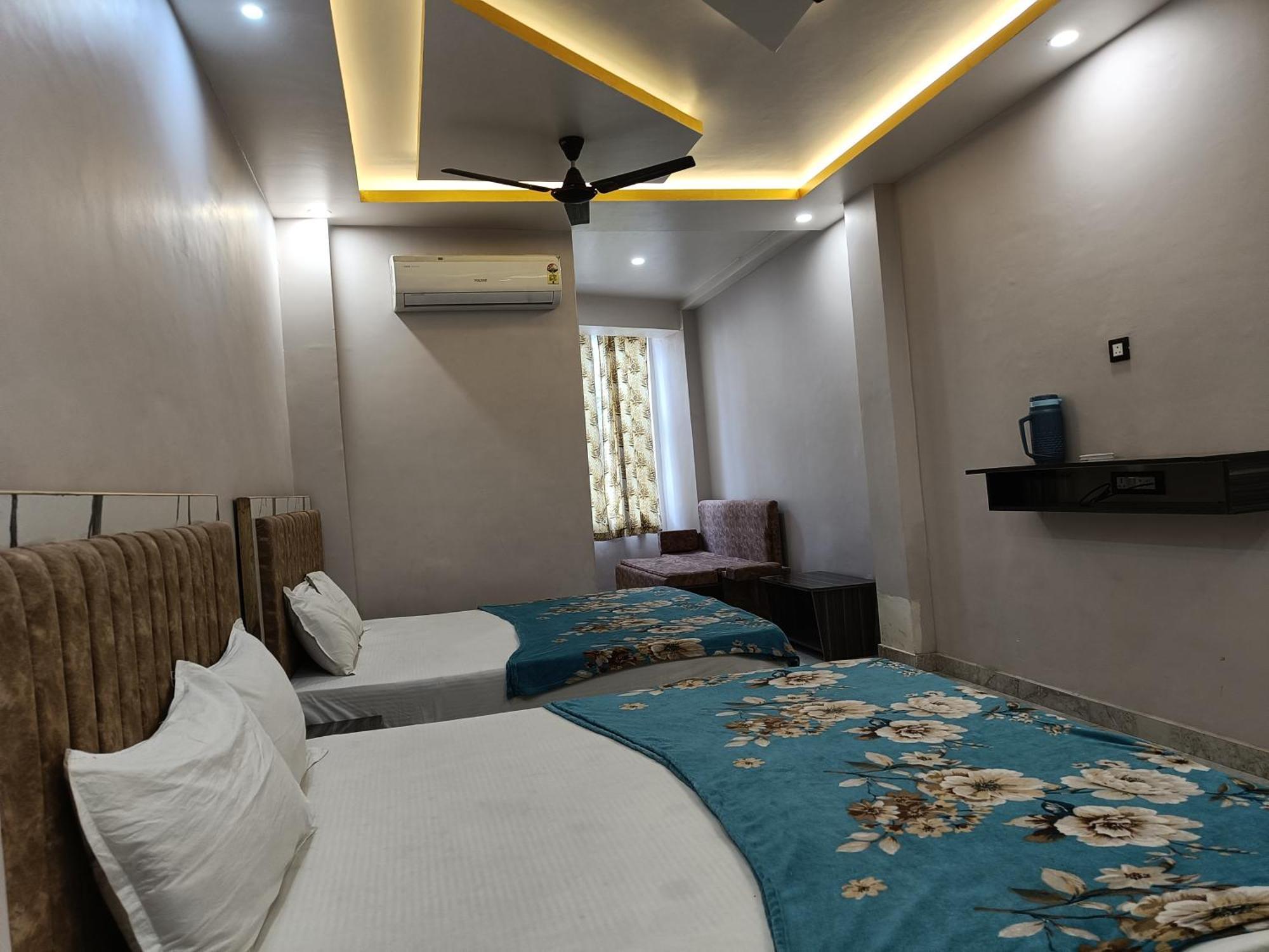 Pragya International Hotel Varanasi Ngoại thất bức ảnh