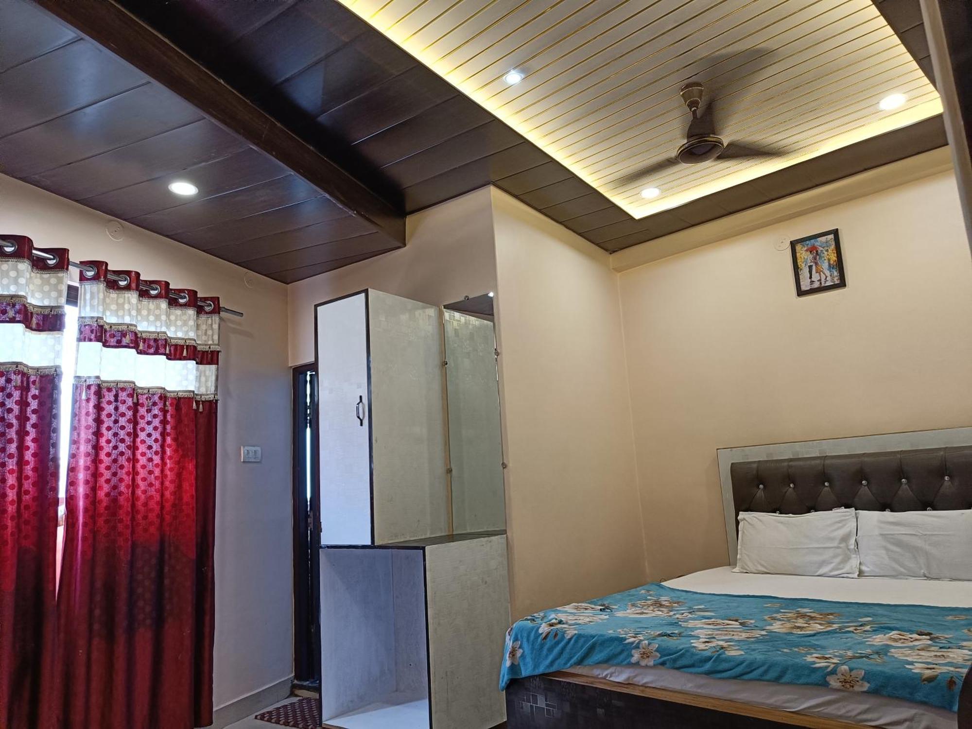 Pragya International Hotel Varanasi Ngoại thất bức ảnh